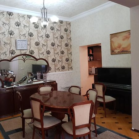 Apartments Cira Батуми Екстериор снимка