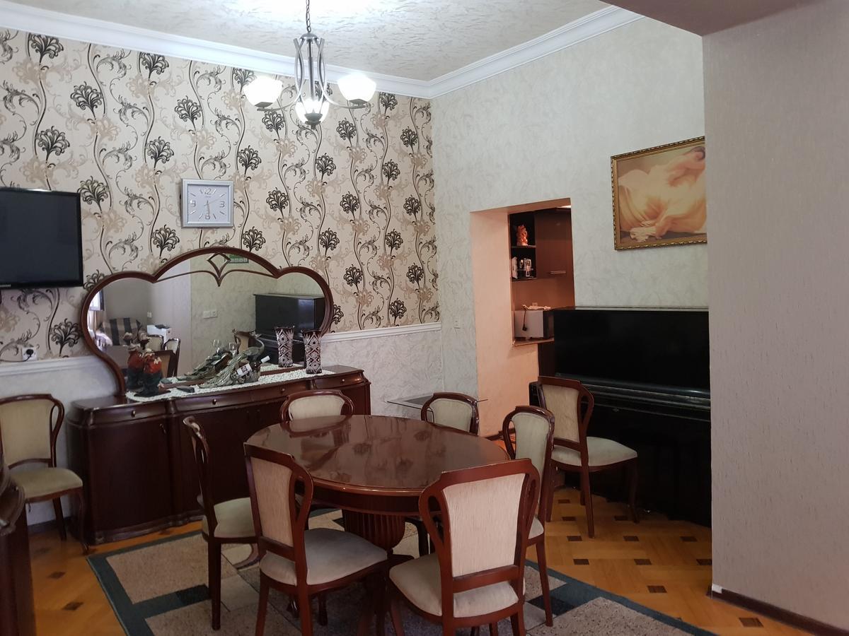 Apartments Cira Батуми Екстериор снимка