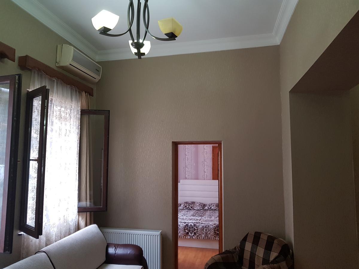 Apartments Cira Батуми Екстериор снимка
