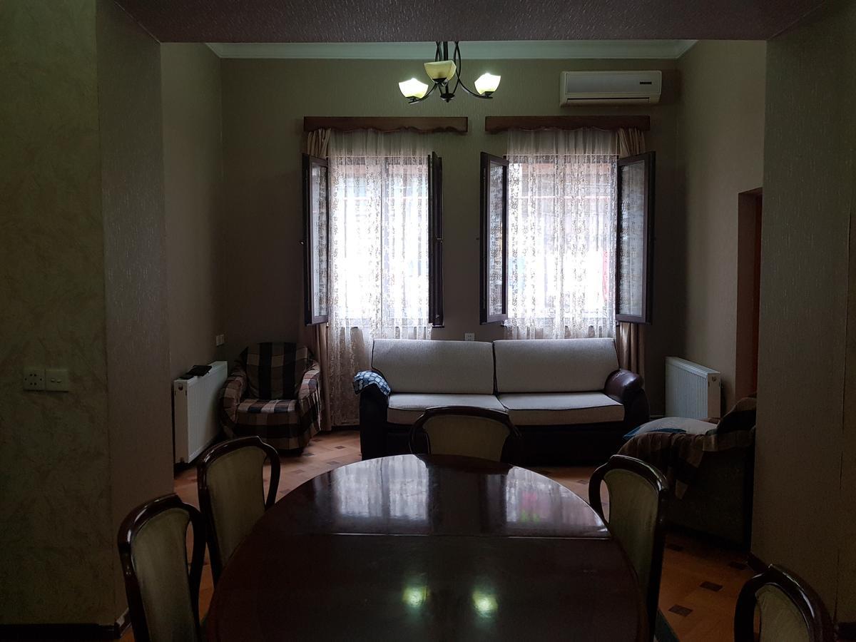 Apartments Cira Батуми Екстериор снимка