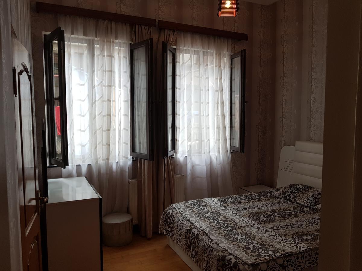Apartments Cira Батуми Екстериор снимка