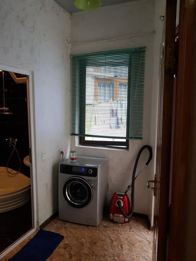 Apartments Cira Батуми Екстериор снимка